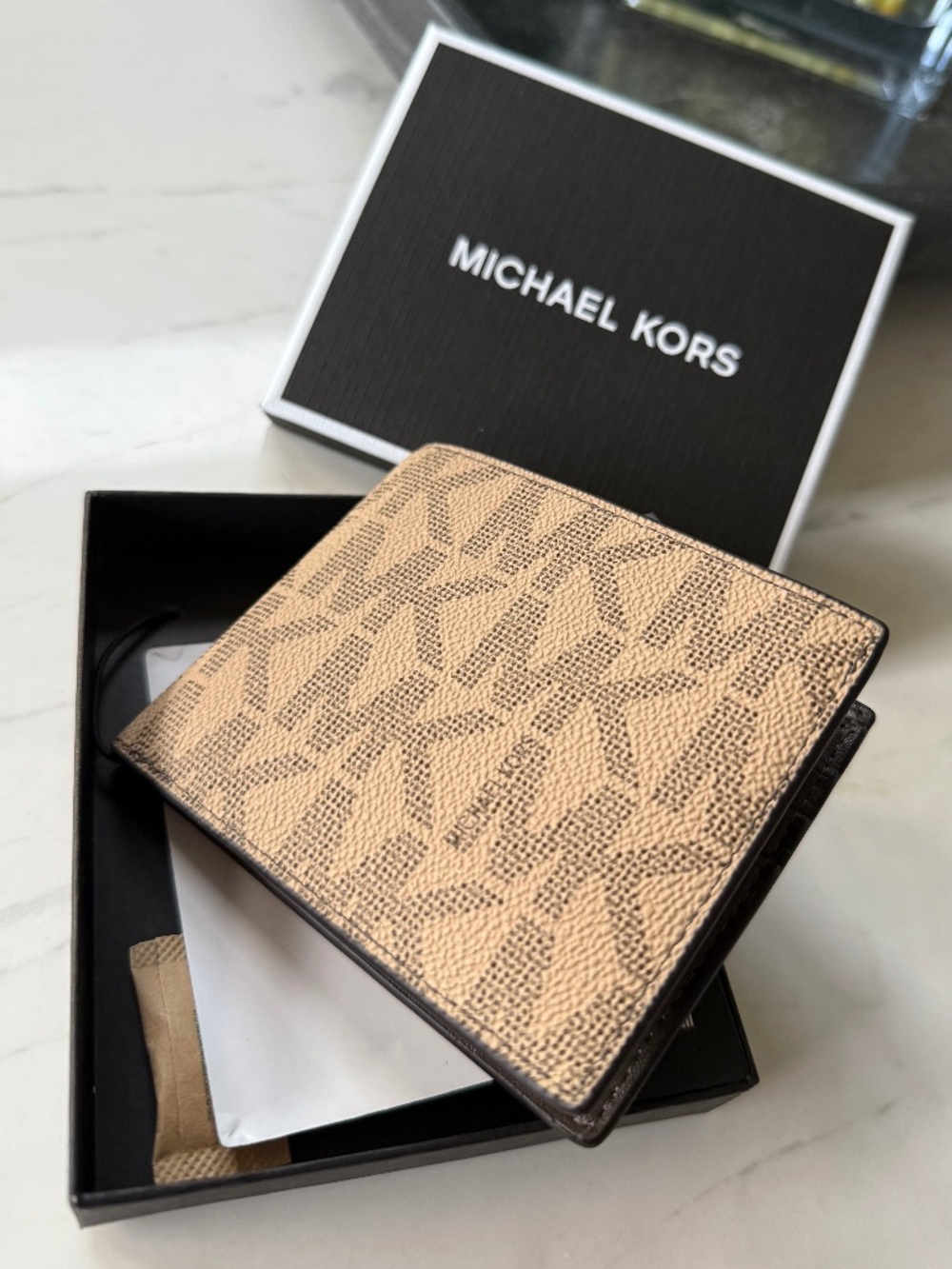 New Michael Kors Logo Slim Billfold Wallet